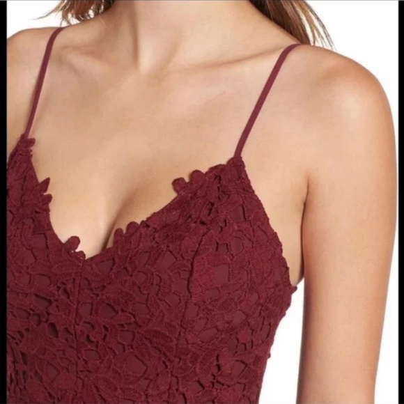 ASTR The Label Lace Sheer Midi Dress In Red Tannin 45726 - Picture 3 of 12